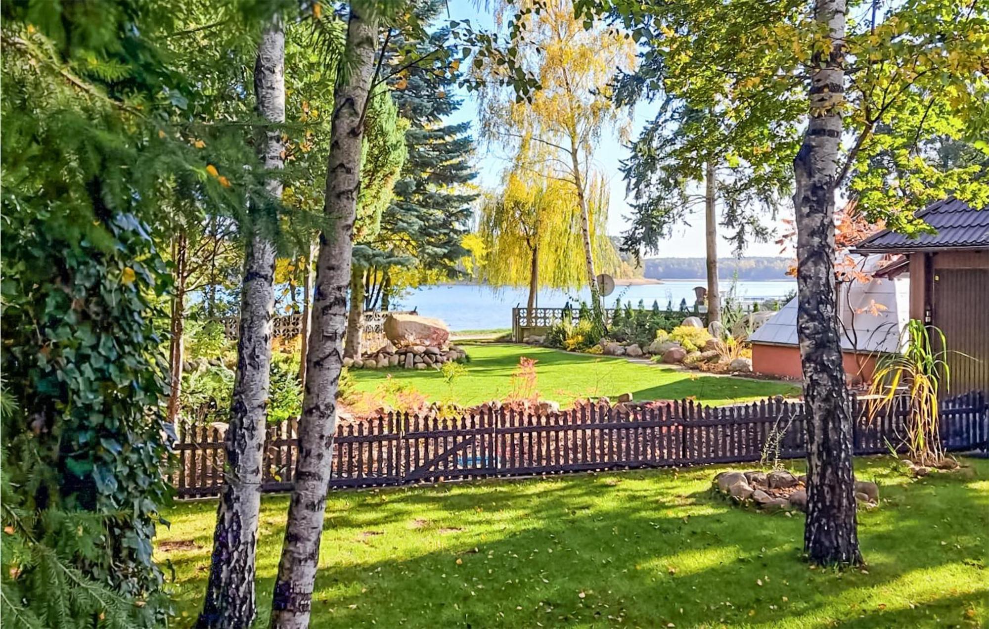 Awesome Home In Boruja With Lake View Exterior photo