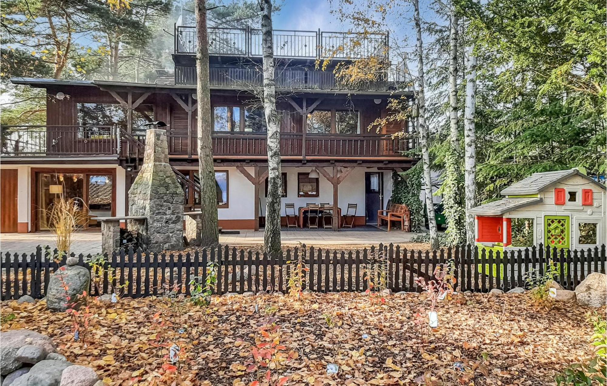 Awesome Home In Boruja With Lake View Exterior photo